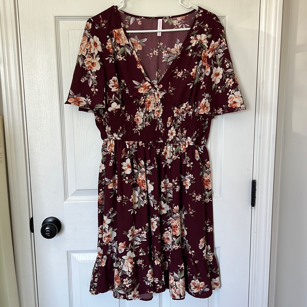 Xhileration Maroon Floral Dress Size L w/ Pockets